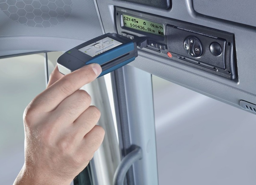 Scarico dati tachigrafo